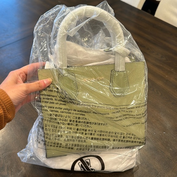 New sage green Michael Kors bag - Picture 2 of 5